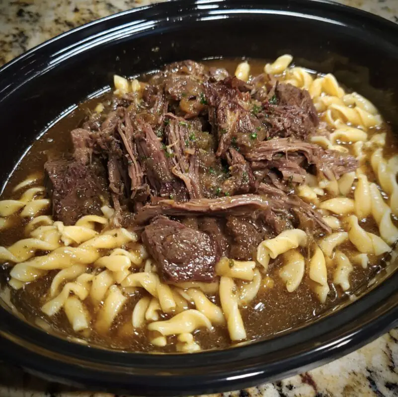Slow Cooker Beef & Noodles