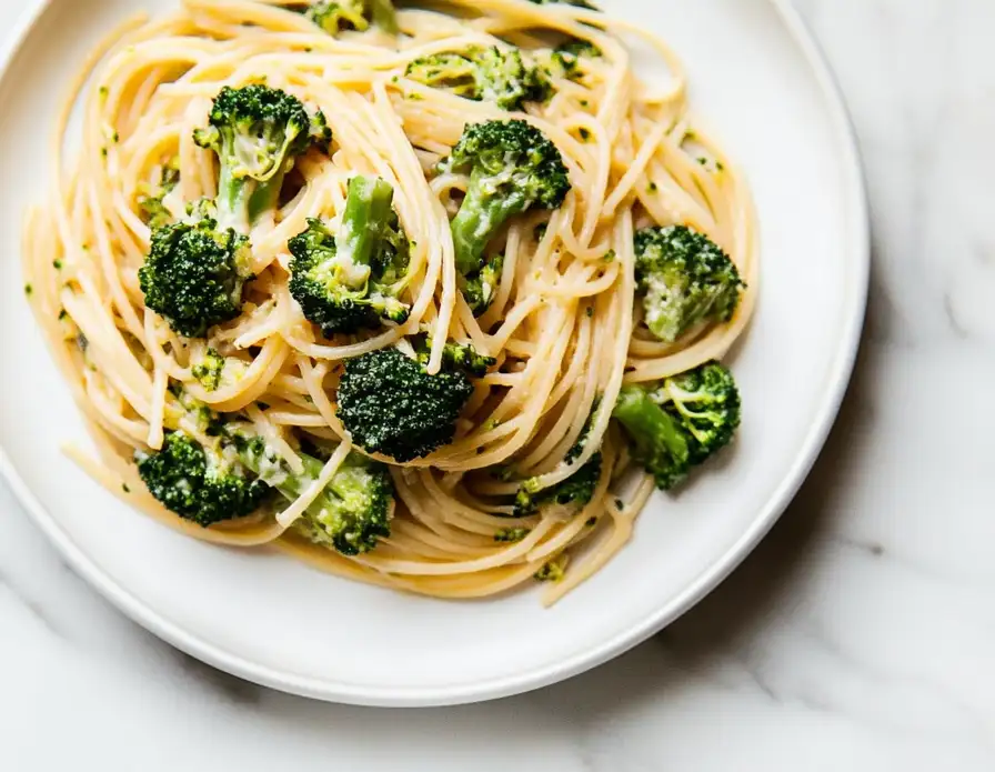 Light and Healthy Broccoli Pasta